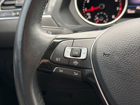 Used 2020 Volkswagen Tiguan S image 19