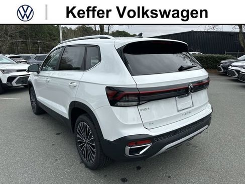 New 2026 Volkswagen Taos SE FWD image 3