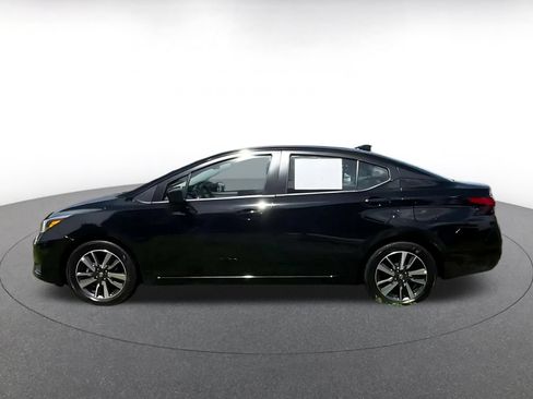 Used 2025 Nissan Versa SV FWD image 8