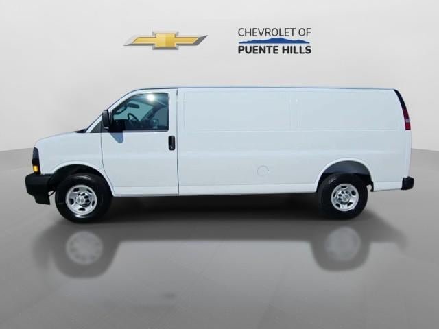 New 2026 Chevrolet Express 2500 Extended w/ Communications Package RWD image 5