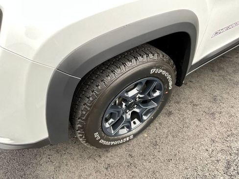 Used 2022 Jeep Cherokee Latitude w/ Sun & Sound Group image 28