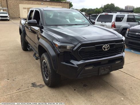 Used 2024 Toyota Tacoma TRD Off-Road image 6