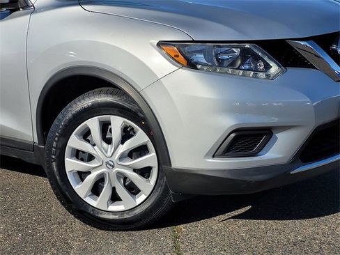 Used 2016 Nissan Rogue S image 9