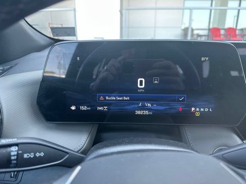 Used 2025 Chevrolet Equinox LT w/ Convenience Package II AWD/4WD image 12