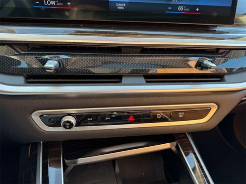 Used 2023 BMW X7 xDrive40i w/ Premium Package image 14