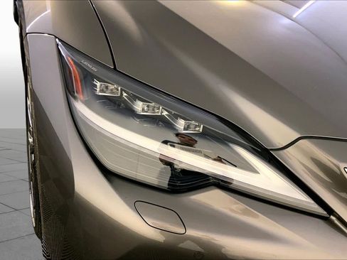 Used 2023 Lexus LS 500 AWD w/ Interior Upgrade Package image 27