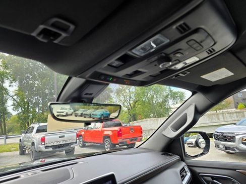 Used 2021 Chevrolet Suburban High Country image 34