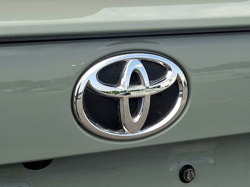 Used 2019 Toyota RAV4 XLE Premium w/ Cold Weather Package AWD/4WD image 29