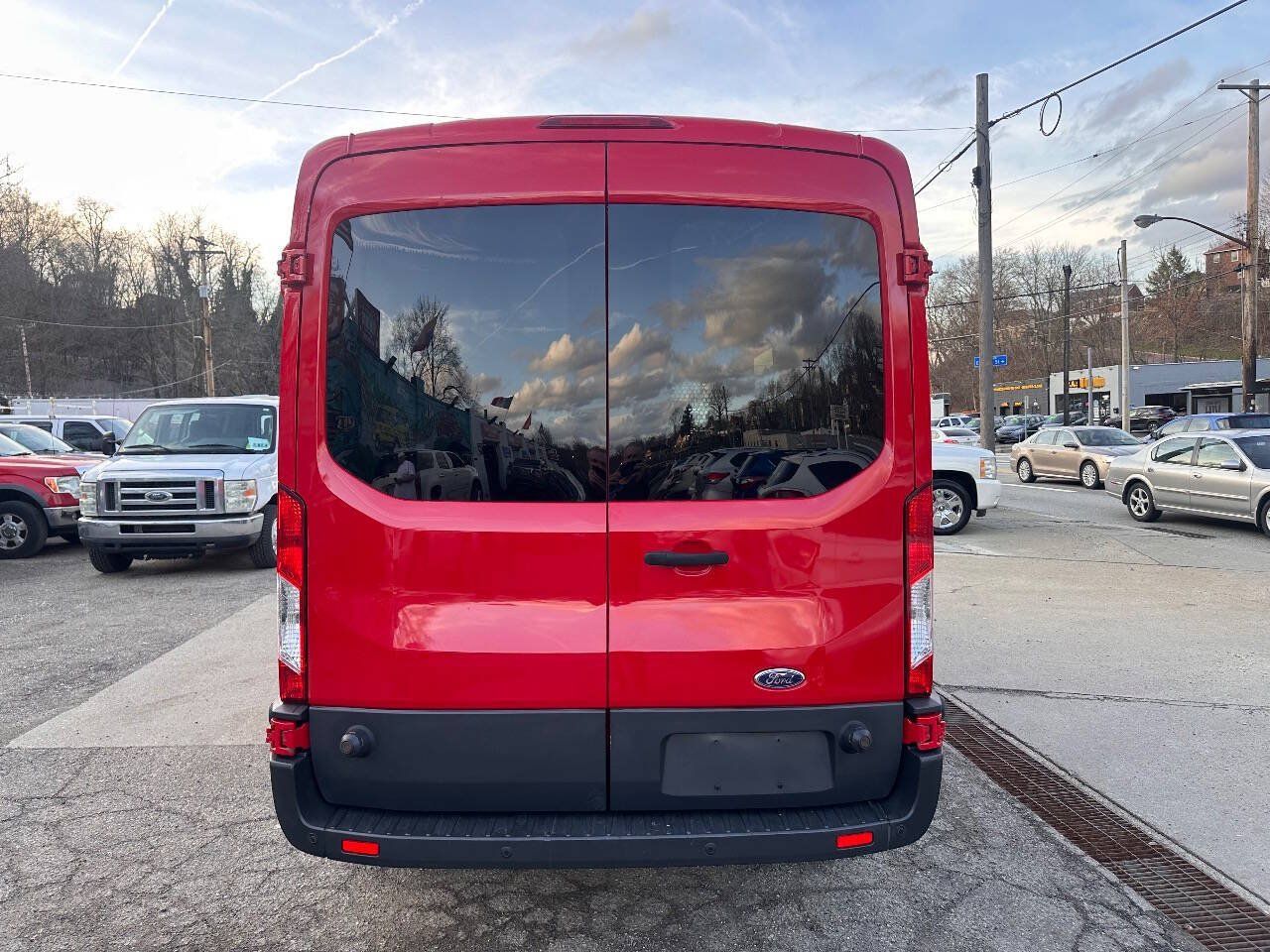 Used 2015 Ford Transit 250 148 Medium Roof RWD image 5