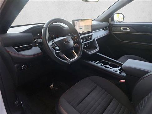 Used 2025 Ford Explorer ST-Line w/ ST-Line Street Pack image 8