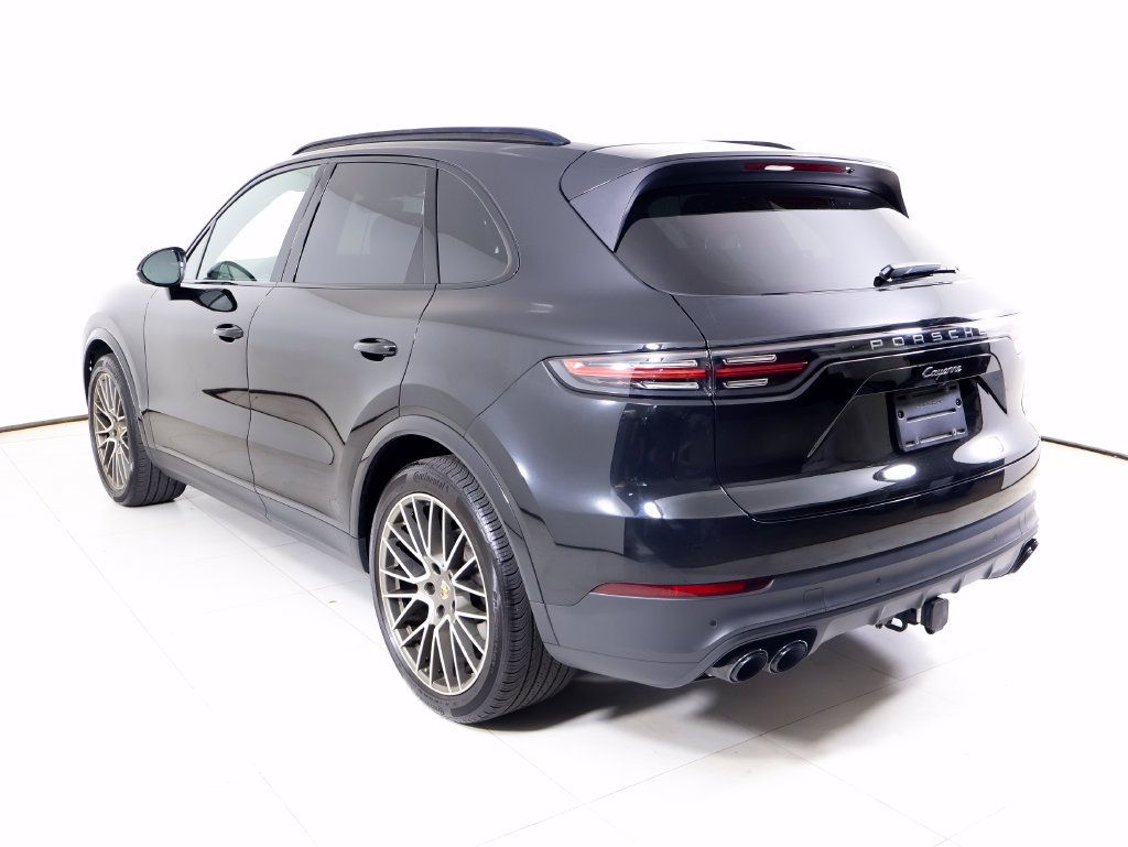 Certified 2023 Porsche Cayenne Platinum Edition AWD/4WD image 3