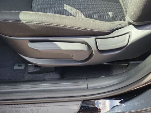 New 2026 Kia Sorento LX FWD image 23