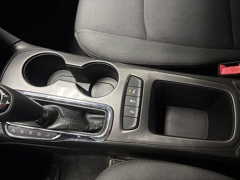 Used 2019 Chevrolet Cruze LT image 50