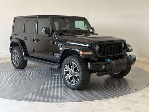 Used 2024 Jeep Wrangler High Altitude AWD/4WD image 7