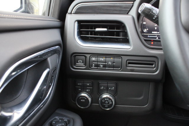 Used 2023 GMC Yukon SLT w/ SLT Luxury Package AWD/4WD image 9