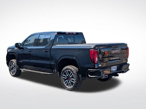 Used 2024 GMC Sierra 1500 AT4 w/ Technology Package AWD/4WD image 9