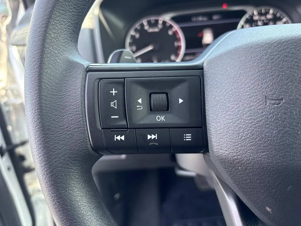 Used 2025 Nissan Rogue S FWD image 28