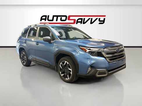 Used 2025 Subaru Forester Limited AWD/4WD image 1