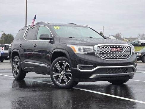 Used 2019 GMC Acadia Denali w/ Technology Package AWD/4WD image 2