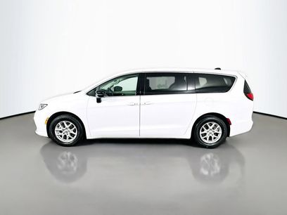 Used 2024 Chrysler Pacifica Touring-L