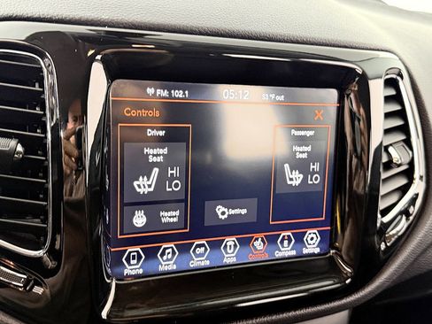 Used 2019 Jeep Compass Limited image 29