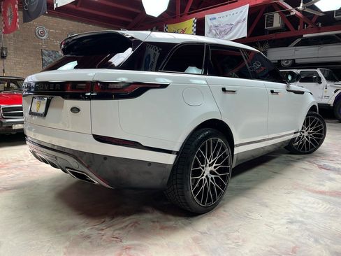 Used 2018 Land Rover Range Rover Velar R-Dynamic SE AWD/4WD image 2