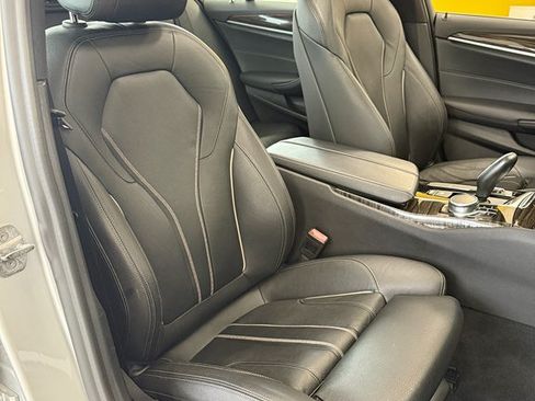 Used 2020 BMW 530i w/ Convenience Package RWD image 16
