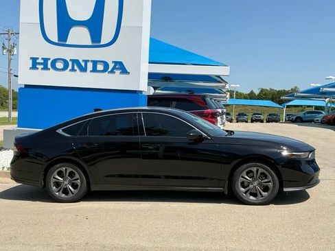 Used 2023 Honda Accord EX image 2
