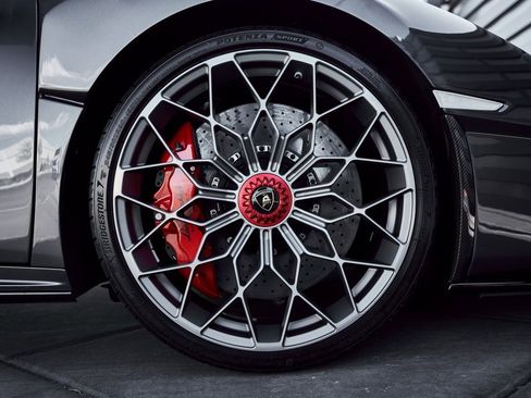 Used 2023 Lamborghini Huracan STO image 31