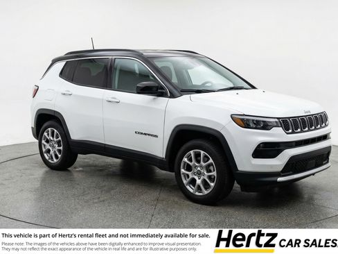Used 2025 Jeep Compass Limited image 1