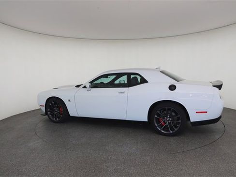 Used 2022 Dodge Challenger R/T Scat Pack w/ Plus Package image 9