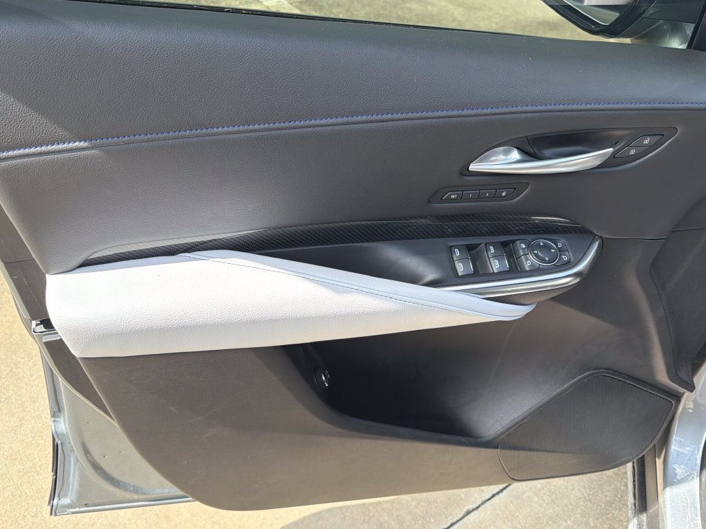 Used 2025 Cadillac XT4 Sport FWD image 15