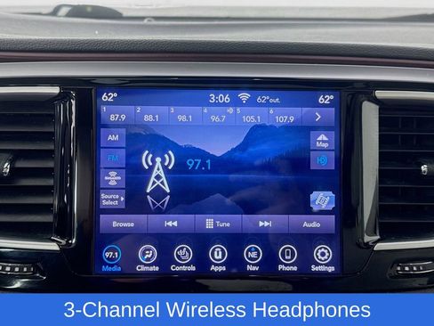 Used 2019 Chrysler Pacifica Limited w/ Tire & Wheel Group image 21