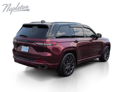 Used 2023 Jeep Grand Cherokee Summit w/ High Altitude Package AWD/4WD image 6