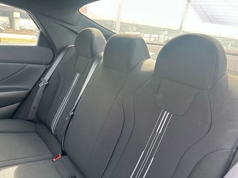 Certified 2025 Hyundai Elantra Sport image 24