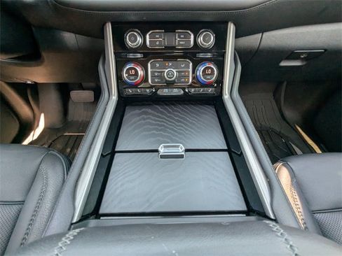 Used 2022 GMC Yukon Denali image 21