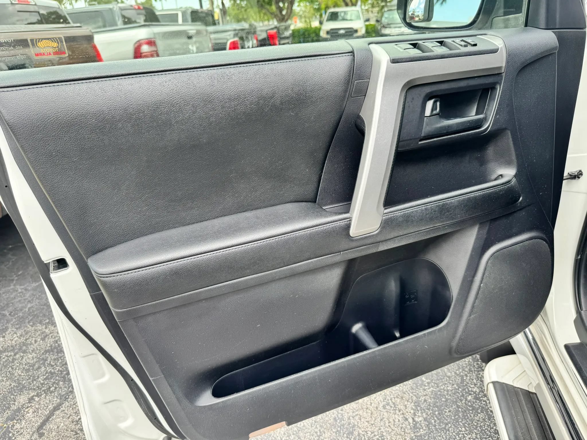 Used 2013 Toyota 4Runner Limited AWD/4WD image 29