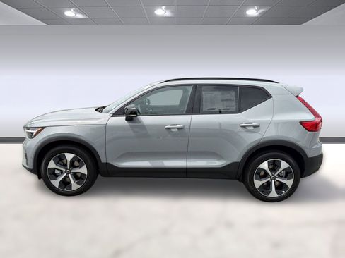 New 2026 Volvo XC40 B5 Plus w/ Protection Package Premier AWD/4WD image 2