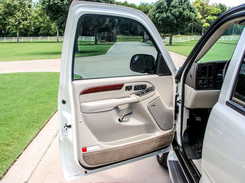 Used 2006 Cadillac Escalade EXT AWD/4WD image 24