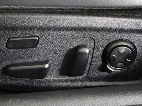 Used 2023 Kia Stinger GT2 image 38