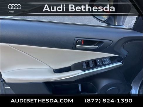 Used 2020 Lexus IS 300 AWD image 12