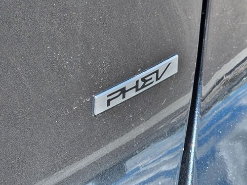 Used 2024 Kia Niro EX w/ EX Cold Weather Package FWD image 11