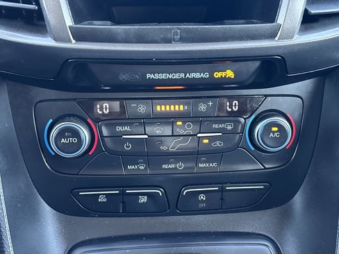 Used 2020 Ford Transit Connect XL image 23