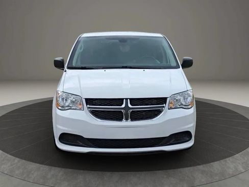 Used 2020 Dodge Grand Caravan SE w/ UConnect Hands-Free Group FWD image 3
