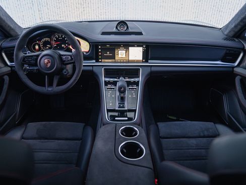 Used 2023 Porsche Panamera GTS AWD/4WD image 3