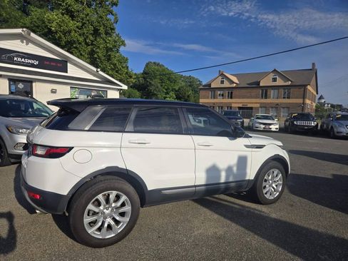 Used 2019 Land Rover Range Rover Evoque SE AWD/4WD image 6