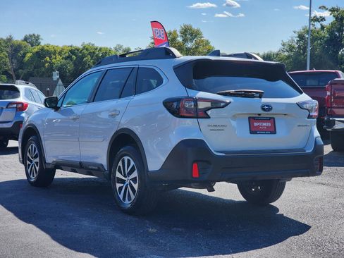 Used 2022 Subaru Outback Premium image 5