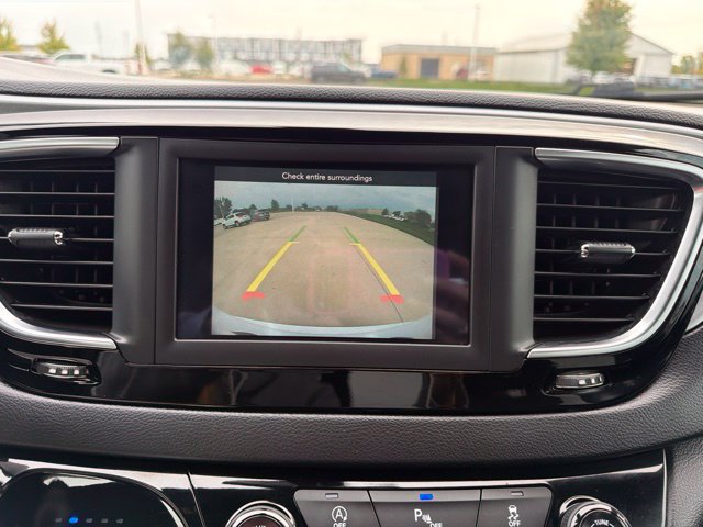 Used 2019 Chrysler Pacifica Touring Plus w/ S Appearance Package FWD image 39