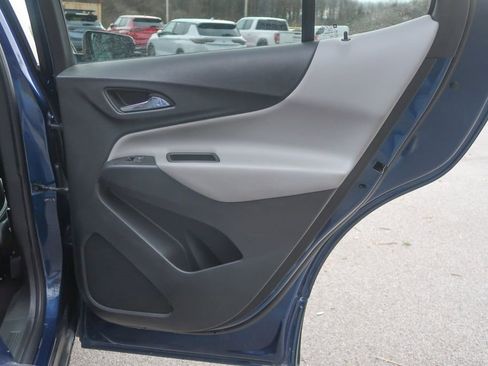 Used 2022 Chevrolet Equinox LS w/ LS Convenience Package image 18