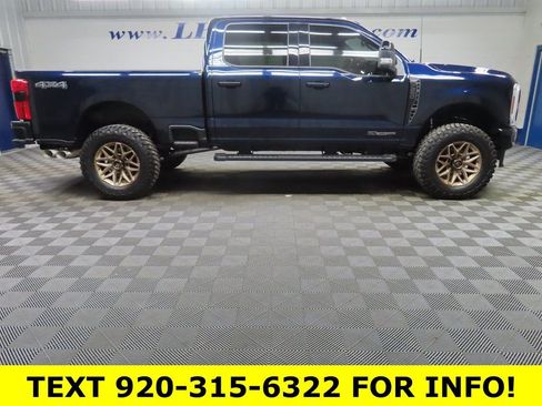 Used 2024 Ford F250 Lariat w/ Black Appearance Package image 3